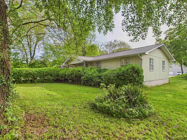 107 S 3rd St, Flippin, AR 72634