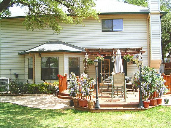 Deck /Patio backyard