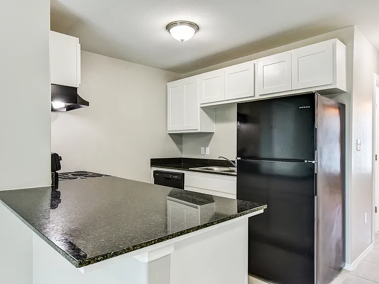 Bay Shore Apartments — Photo 6