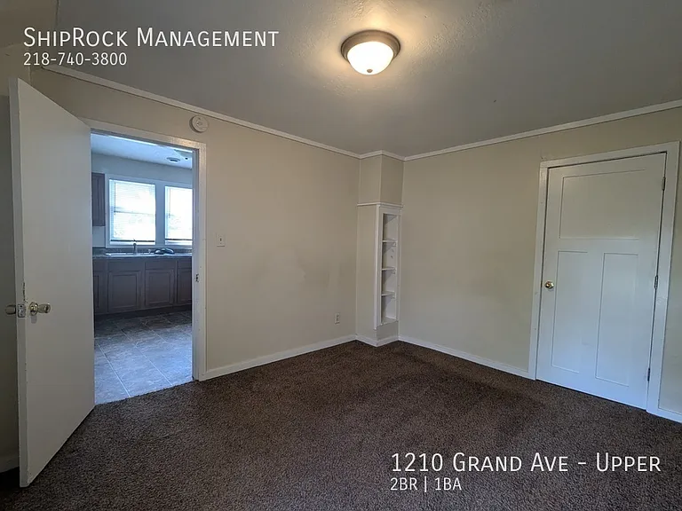 1210 Grand Ave #UPPER — Photo 8