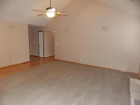5th image of 701 Shelley St