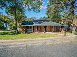 111 Plum Creek St, Huntsville, TX 77320