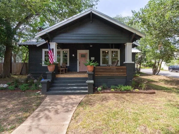902 W Hopkins St, San Marcos, TX 78666