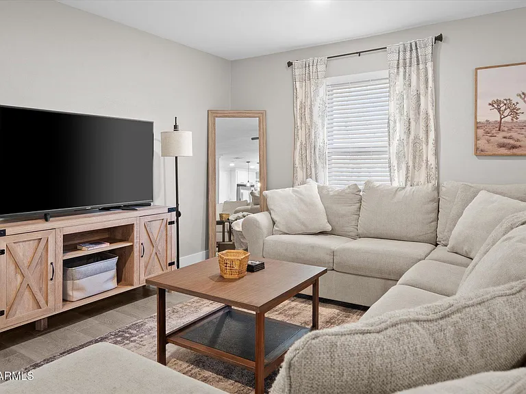 1211 W Palomino Dr — Photo 5