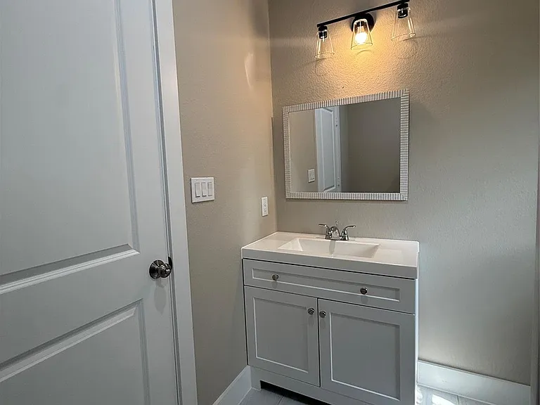 1816 Ryon St — Photo 12