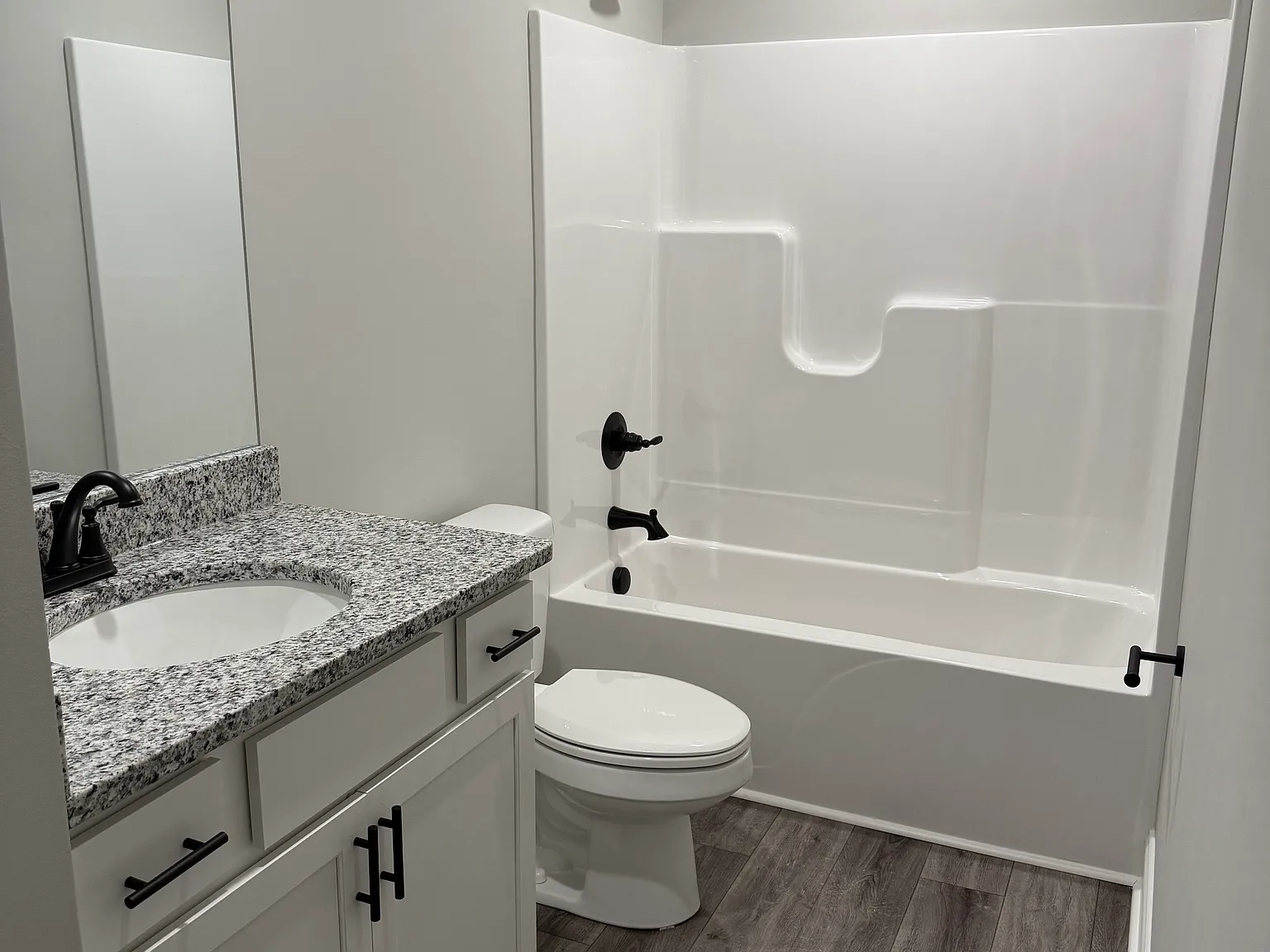 3 bed, 1200 sqft, $1,800 — Photo 3