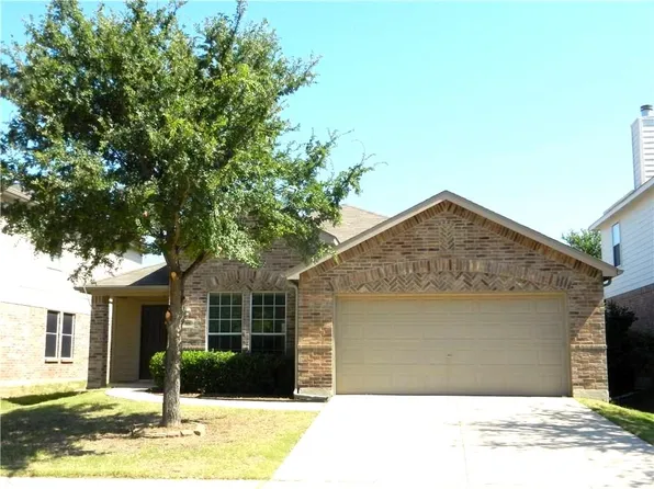 909 Starling Ln, Aubrey, TX 76227