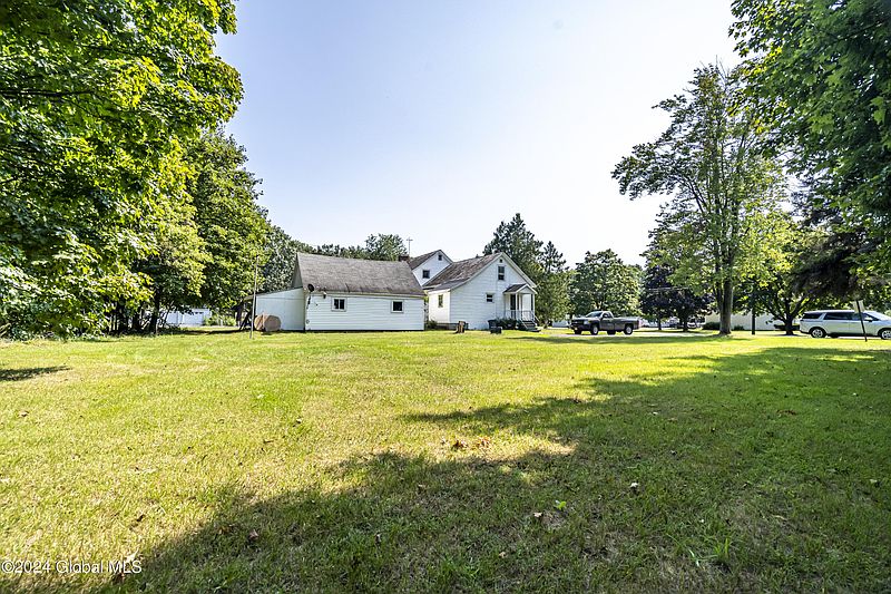 4th image of 1269 Burgoyne Avenue