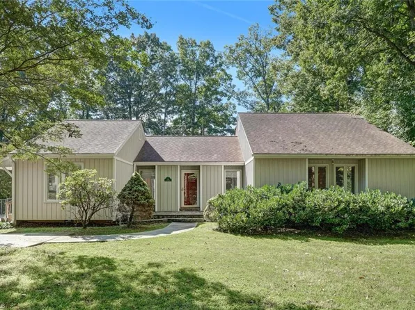 114 Wilson St, Eden, NC 27288