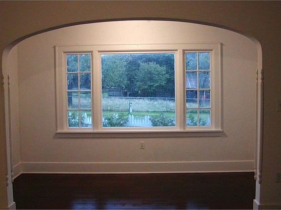 lots of light, front sunroom