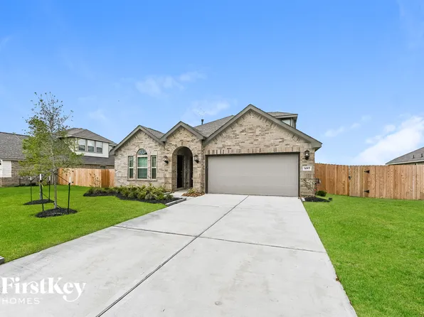 14915 Lake Shore Ave, Mont Belvieu, TX 77523