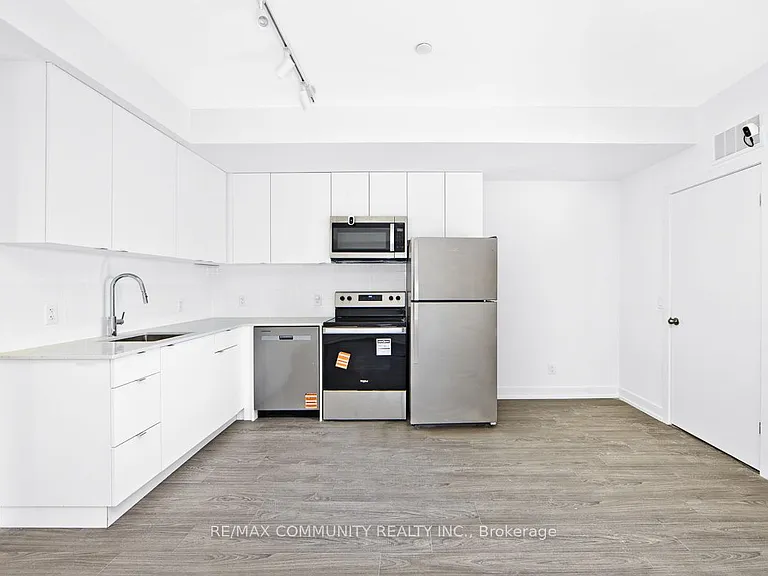 16 Melbourne Ave #105B — Photo 9