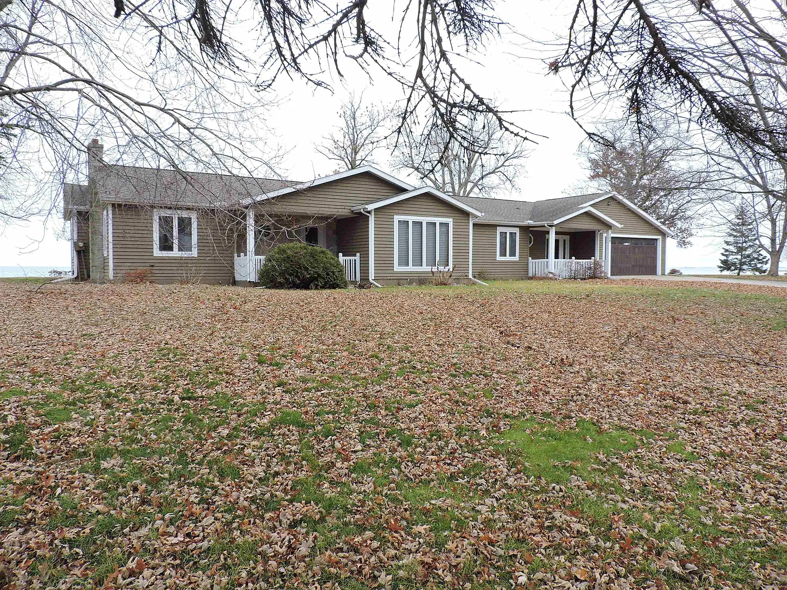 126 N Linwood Beach Rd photo 1