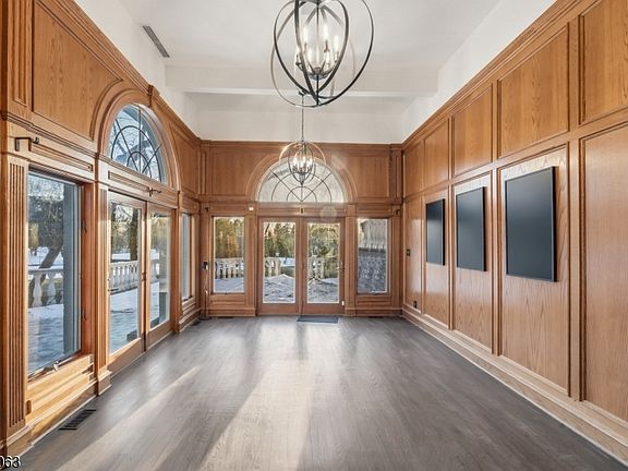 5th image of 99 Ogle Rd