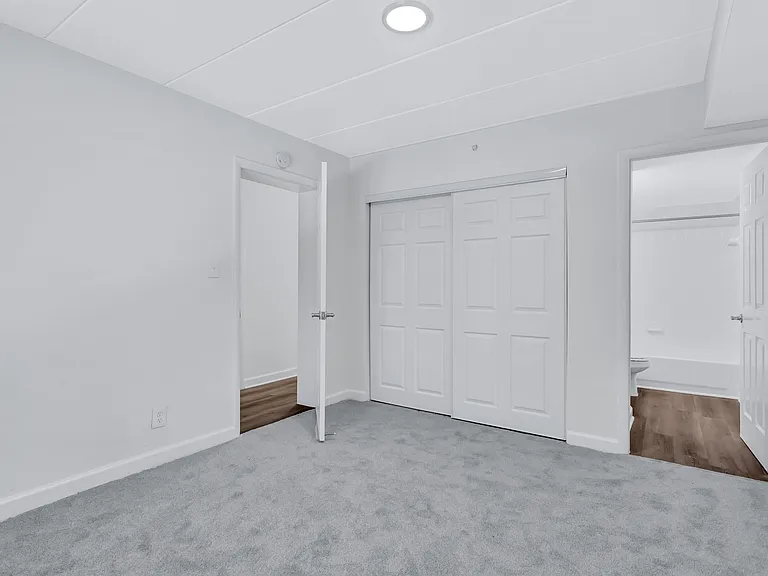Hillstone Apartments — Photo 8
