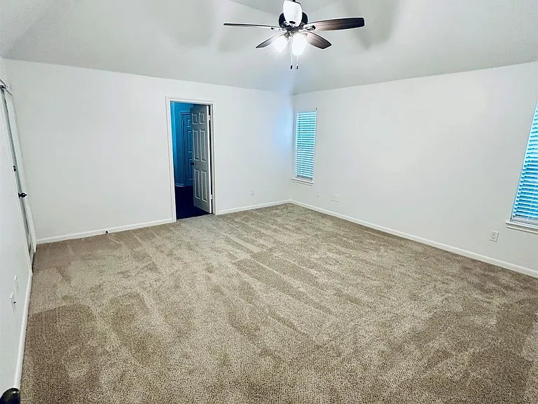 15726 Gettysburg Dr — Photo 9