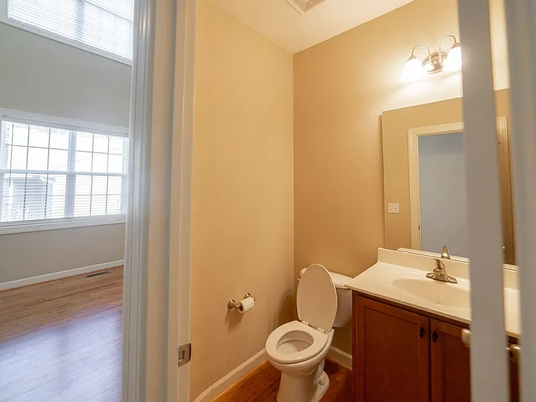 1/2 BATH