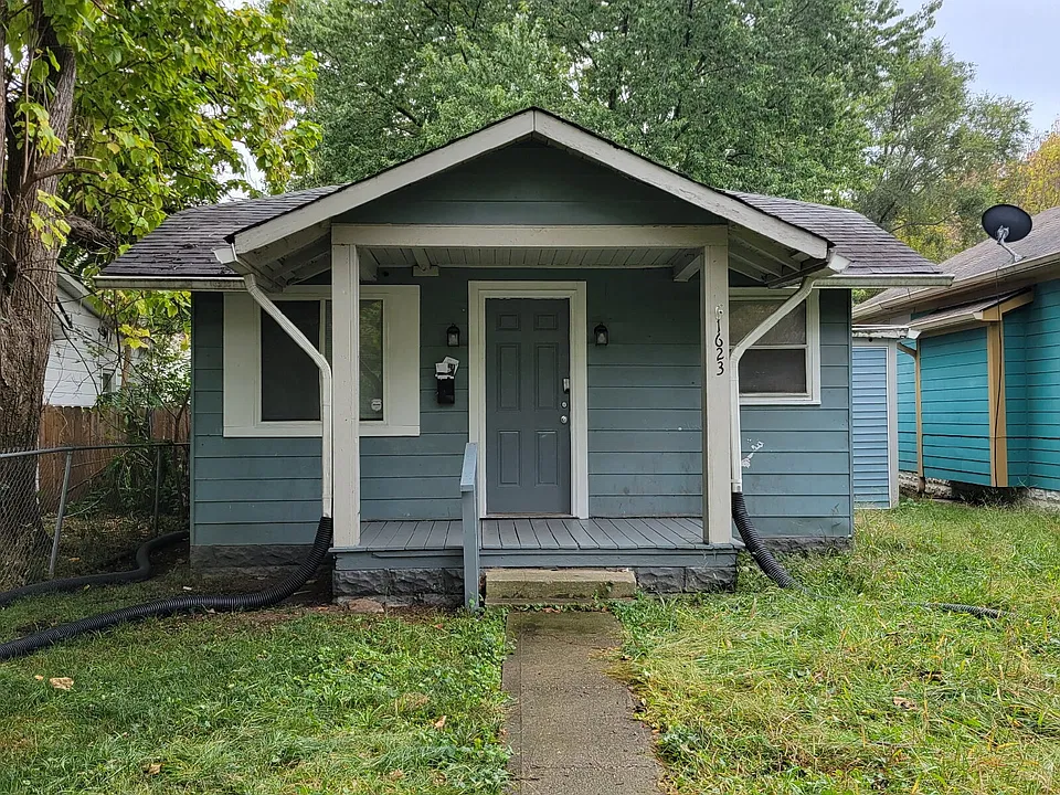 1623 Nelson Ave