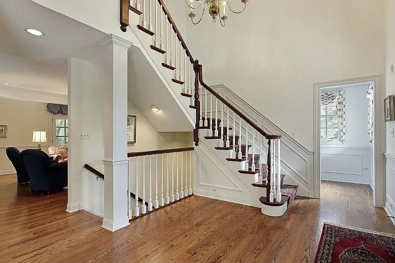 350 Edgefield Ln photo 1