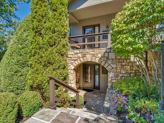 4th image of 500 Laurel Ridge Lane #B1