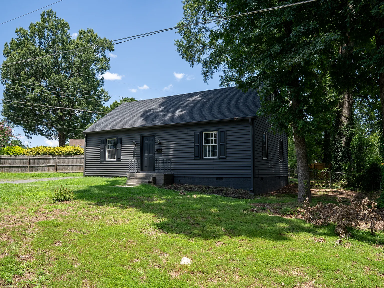 4 bed, 1332 sqft, $2,100 — Photo 1