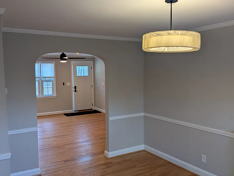 214 Stevenson Ln — Photo 3