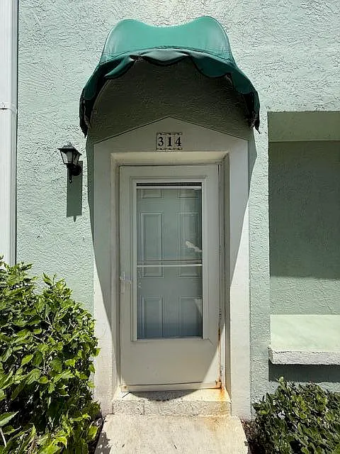Building Photo - 314 Waterside Dr