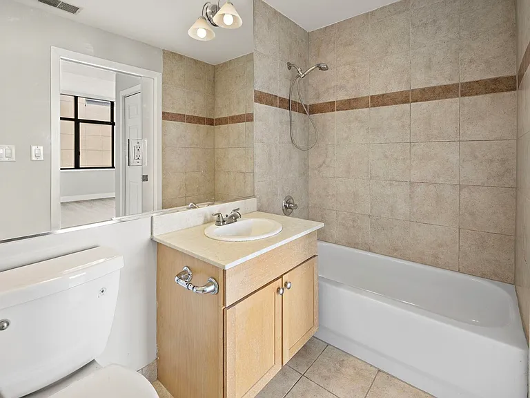 610 Newark St #4E — Photo 12