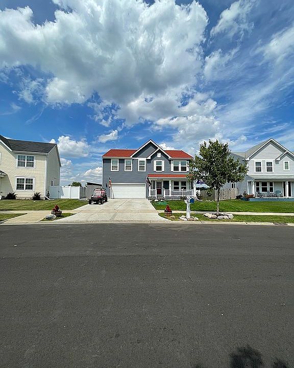 1st image of 13432 Piccaddilly Ct