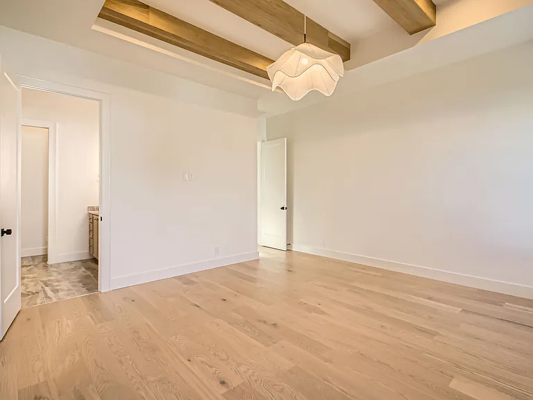 433B Croley Dr — Photo 16