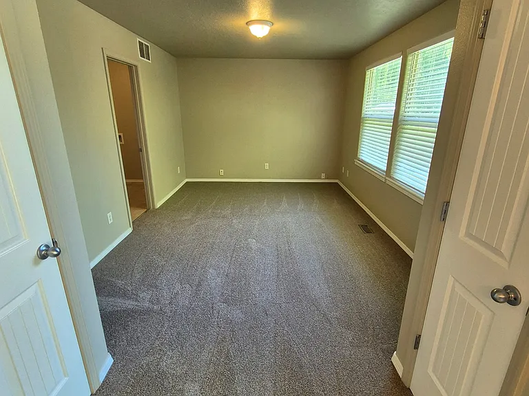 Second living area
