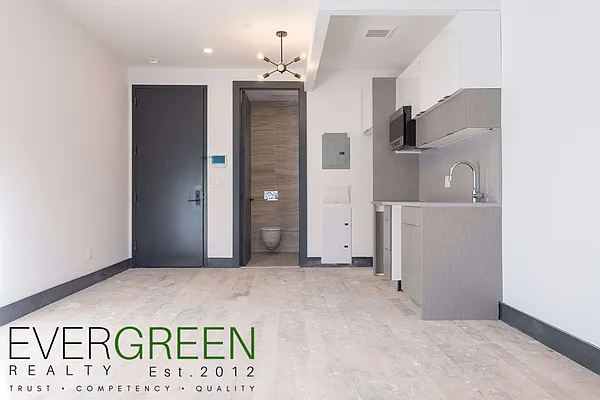 Rented by Evergreen Apartments BK | media 16