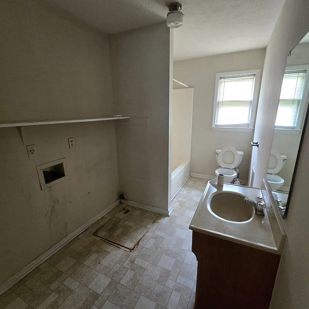 1914 Swan Drive — Photo 3