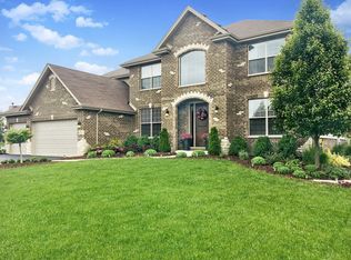 16726 W Deerwood Dr, Lockport, IL 60441
