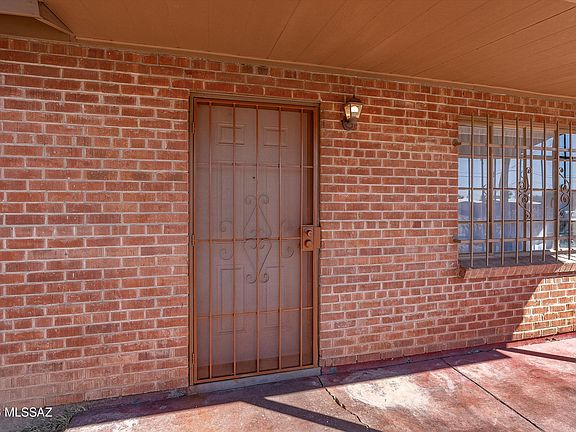 3rd image of 945 E Prince Rd