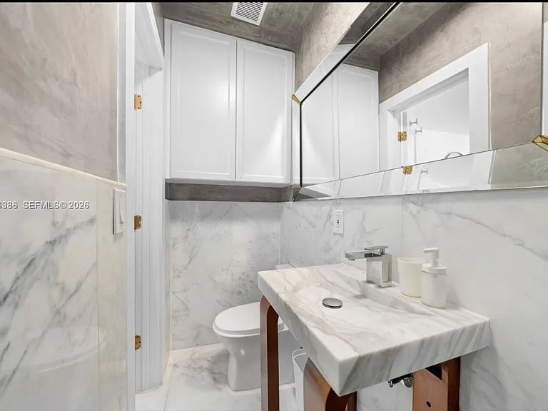 739 2nd St #6 — Photo 10