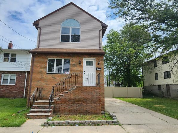 1029 Chandler Ave