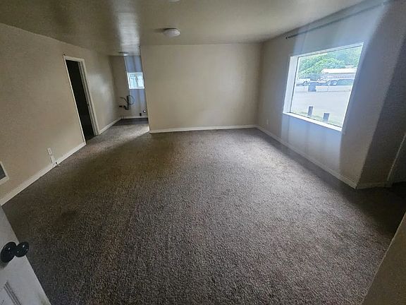 4th image of 51287 Hatfield Rd Unit B