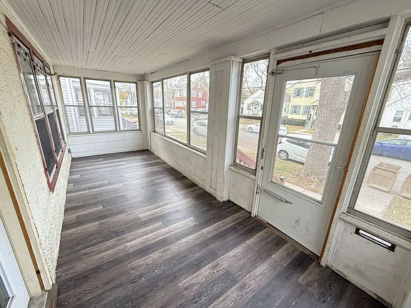 5th image of 1325 Milton St