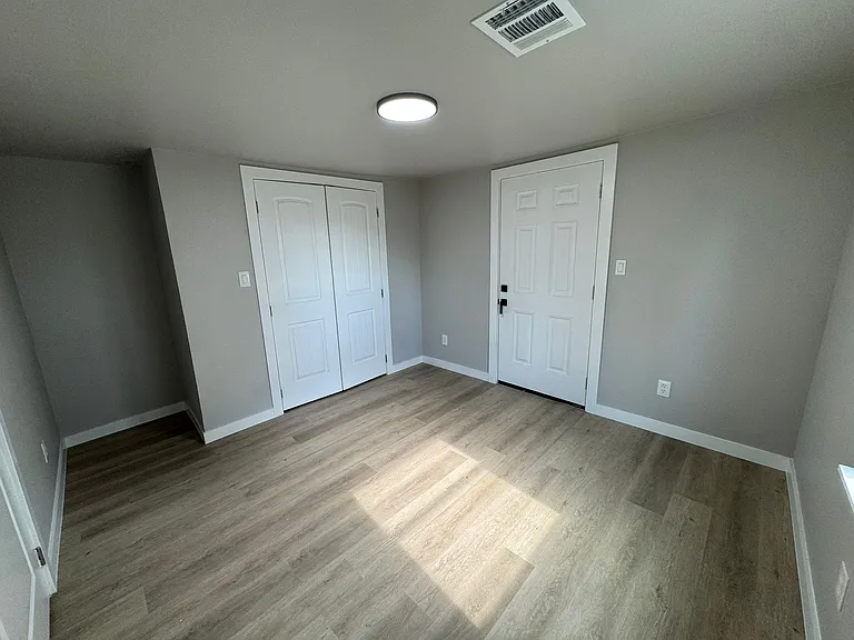 3919 Elysian St #4 — Photo 11