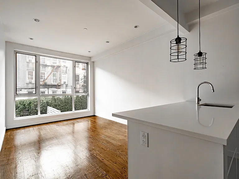303 Cooper St #2B — Photo 1