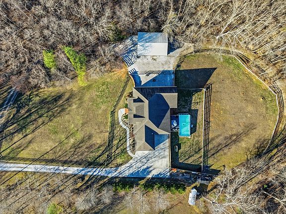 5th image of 135 Vols Ln