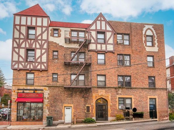 16 Hall Pl APT 3A