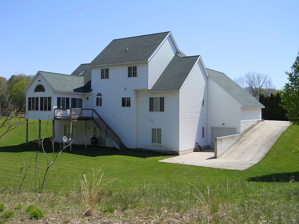 1st image of 1698 Leisure Ct