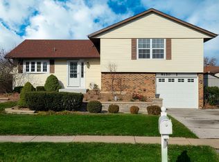 8150 W Norwood Dr, Frankfort, IL 60423