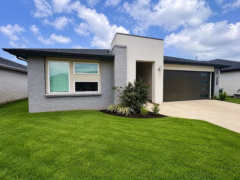 28926 Yukon River Ct — Photo 1