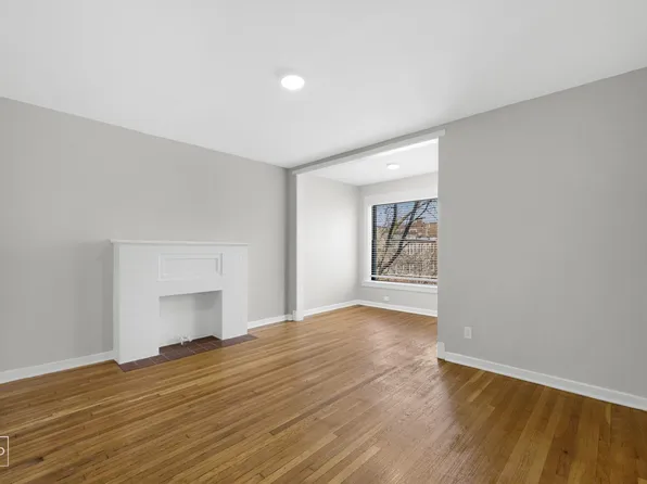 2826 E 76th Pl Chicago, IL 60649