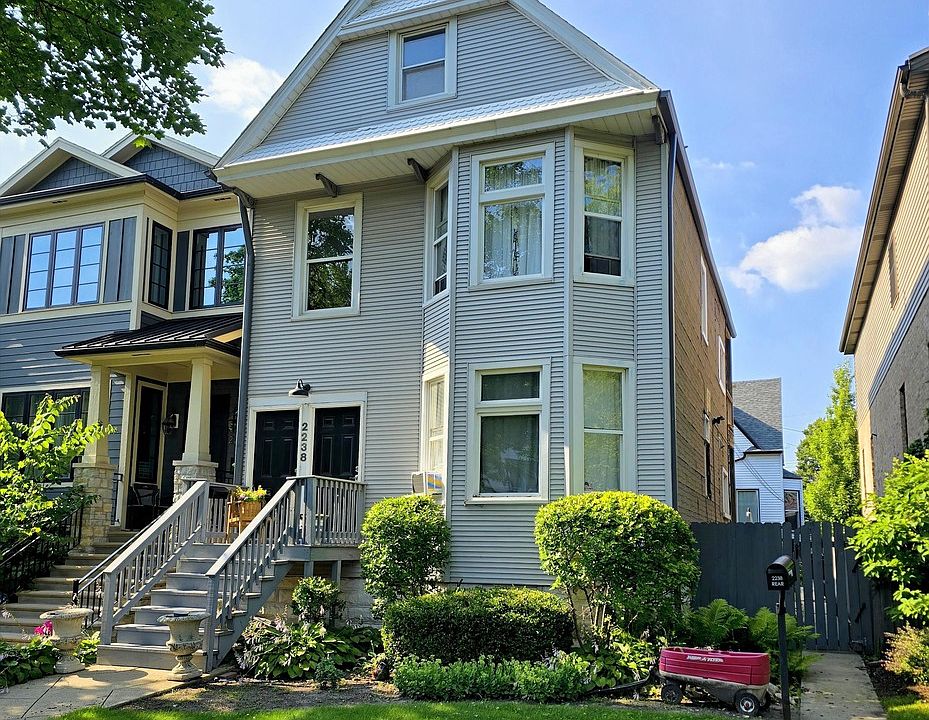 1st image of 2238 W Carmen Ave