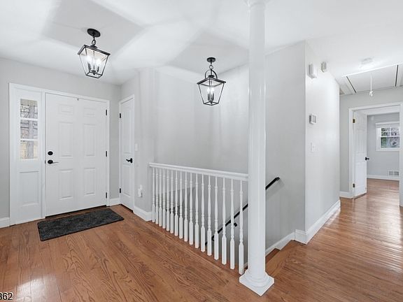 5th image of 4 Carrell Rd