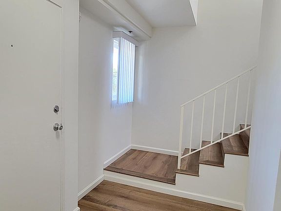 5th image of 2547 S Sepulveda Blvd #102